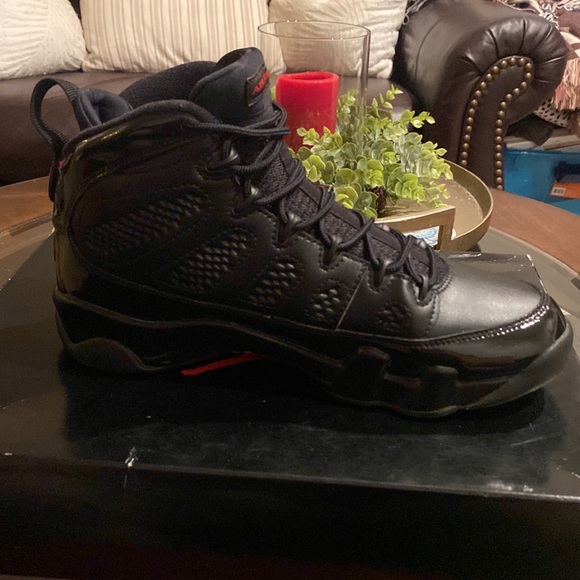 Jordan 9 Patent Bred Size 9.5 main image 4